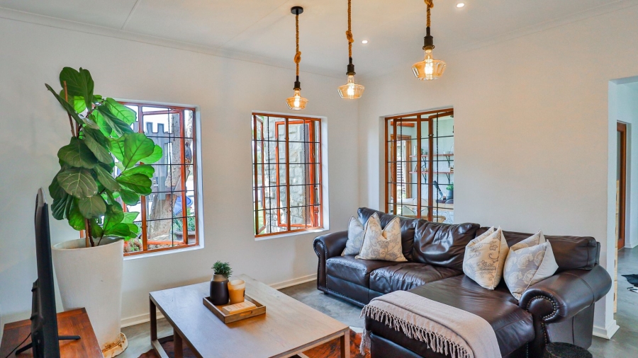 To Let 3 Bedroom Property for Rent in The Coves North West
